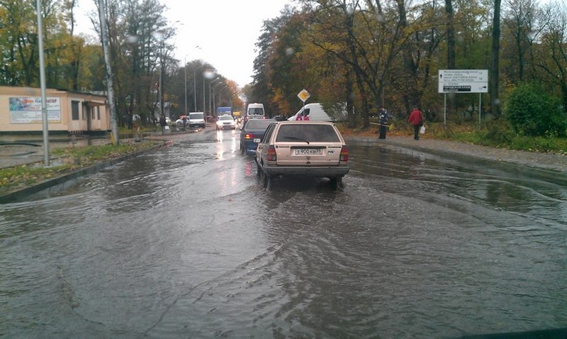 улицы балтийска стоят под водой.jpg
