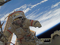 Российские космонавты собираются взять в полет Знамя Победы