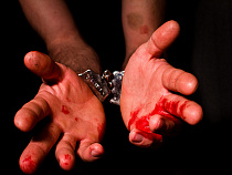 Полицейские “эсэсовцы” избивали и душили связанного черняховца до полусмерти