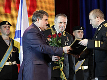 Вице-премьер вручил офицерам Балтфлота награды