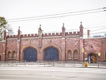 Во Фридландских воротах закончили реставрацию фасада