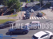 В Калининграде женщина на «Ниссане» не заметила мамочку с коляской