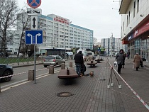 У «Плазы» в Калининграде поставили широкие лавки