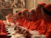 Никто из кардиналов не набрал необходимых двух третей голосов, чтобы стать папой Римским
