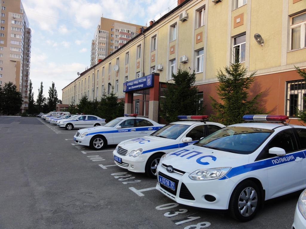 Номер гаи город. ГАИ Калининград. Полицейские машины Калининграда. Полиция машина Калининград. Автомобиль ДПС Калининград.