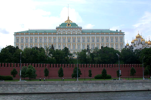 Где находится президентская. Резиденция президента в Кремле. Большой Кремлёвский дворец (резиденция президента РФ). Здание официальной резиденции президента РФ. Резиденция президента здание в Кремле.