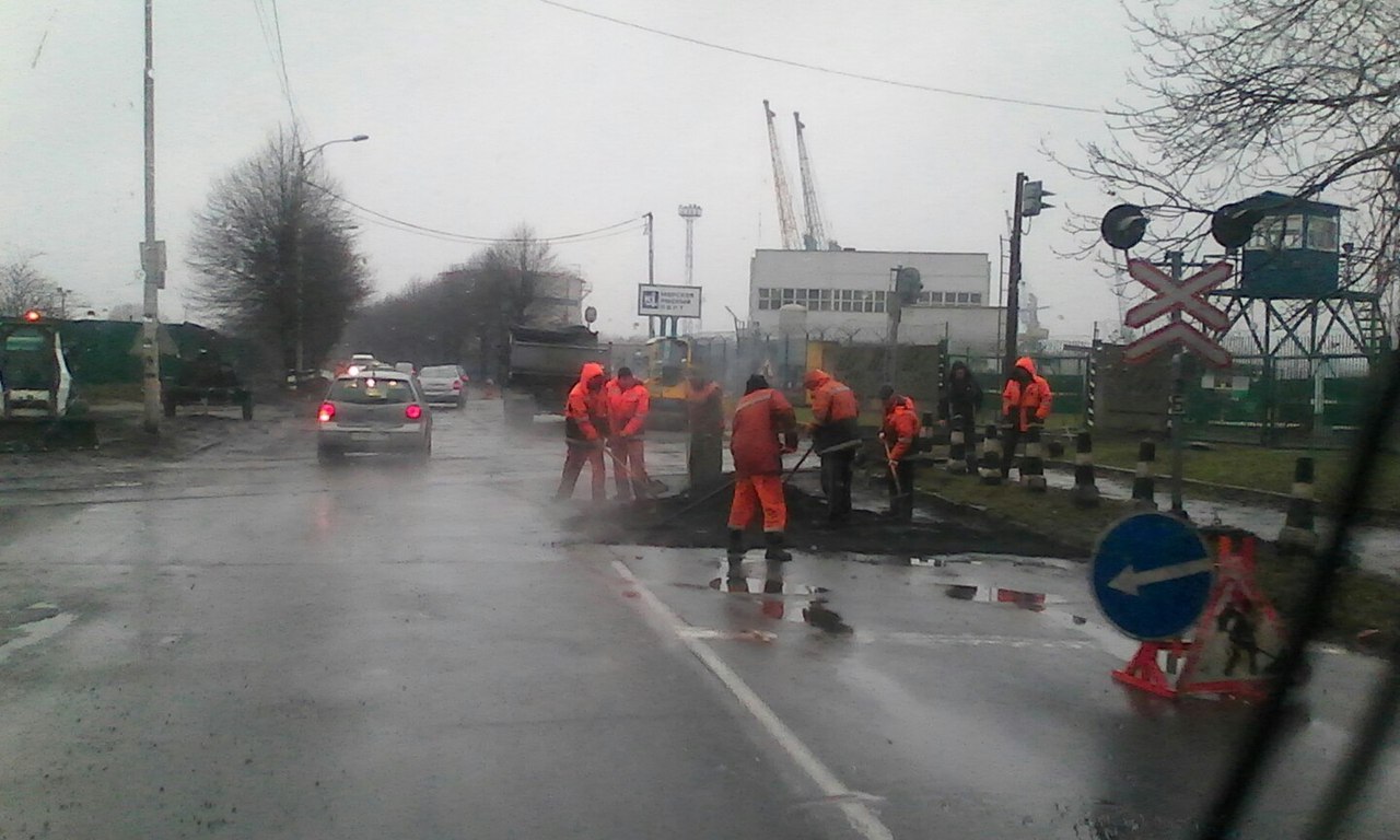 В Калининграде дорожные работы спровоцировали пробку на улице Портовой