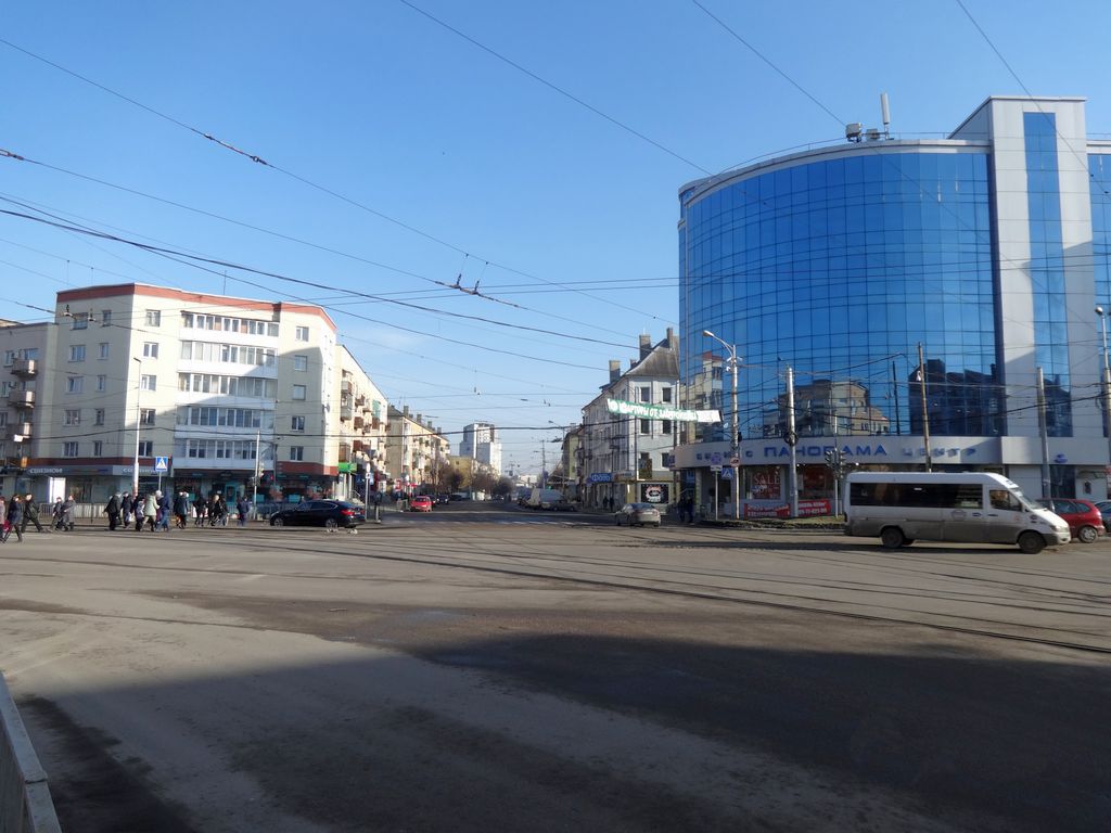 Проспект багратиона москва. Ленинский проспект Багратиона Калининград. Перекресток Ленинский проспект ул. Багратиона в Калининграде. Ленинский проспект -Багратиона перекресток. Калининград перекресток Багратиона Ленинский.