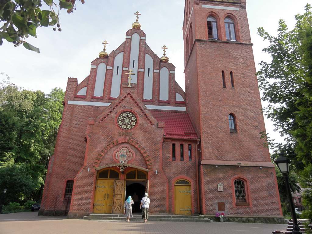 Крестовоздвиженский костел в Шарковщине фото