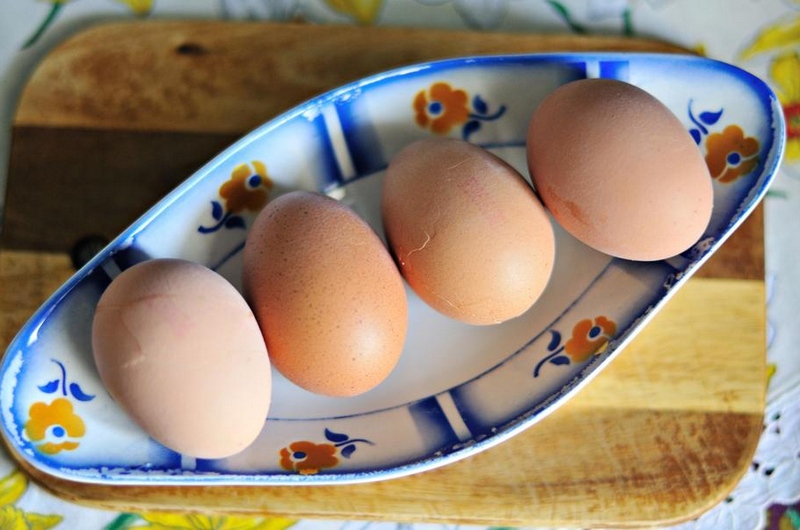 Яйцо стало черным. Подставка для 6 яиц. Подставка для яиц стеклянная. Подставка на 6 яиц Эдем. Яйцо от перепелиного до страусиного.