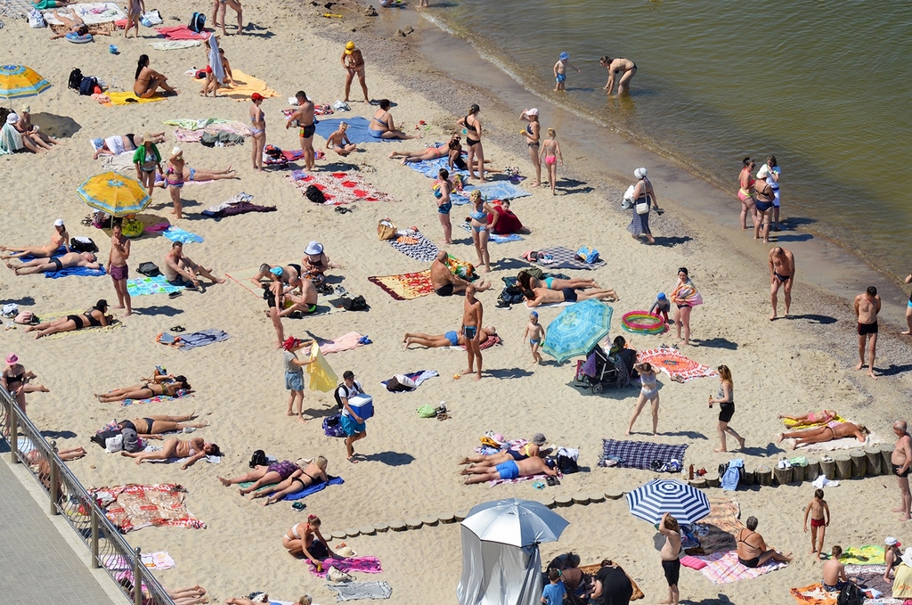 Температура воды в балтийском море зеленоградск. Пляж в Зеленоградске Калининградской области 2021. Светлогорск Калининградская область пляж 2021. Зеленоградск пляж 2021. Калининград Зеленоградск пляж.