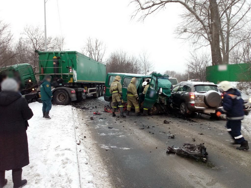 На улице Суворова в страшном ДТП погиб сотрудник МП 