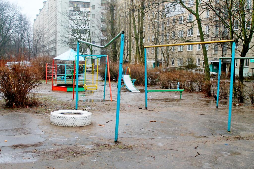 В Калининграде 90% детских площадок представляют угрозу для детей