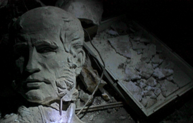 Один из сюрпризов подземного Кёнигсберга барельеф напоминающий изображение Барклая де Толли.jpg