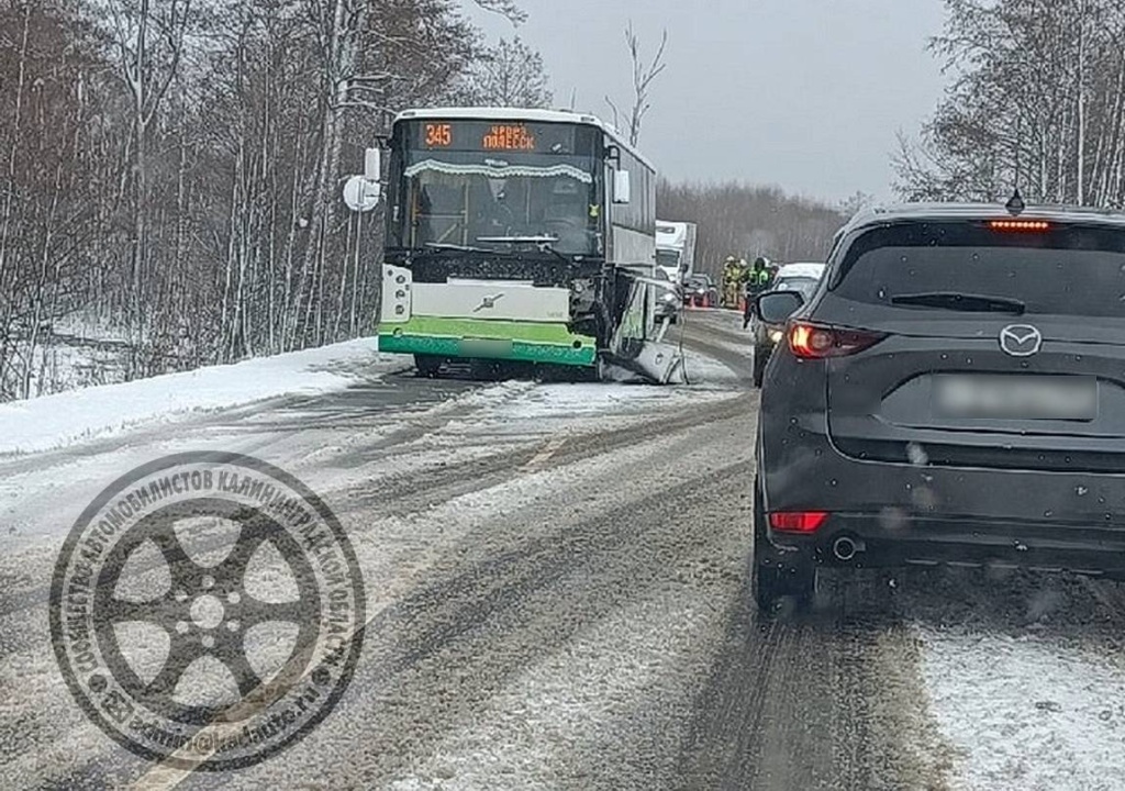 Автобус 345 калининград большаково. Авария в Полесске Калининградской области.