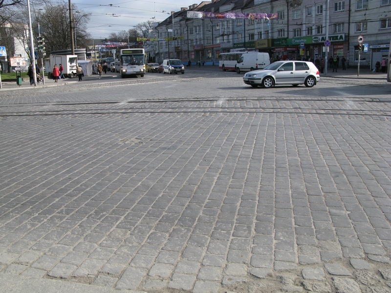 Перекрёсток проспект Калинина - улица Киевская.