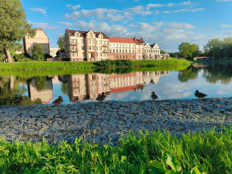 Черняховск замковый пруд.jpg Черняховск замковый пруд.jpg