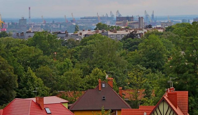 Вид из центра Калининграда в сторону порта.jpg