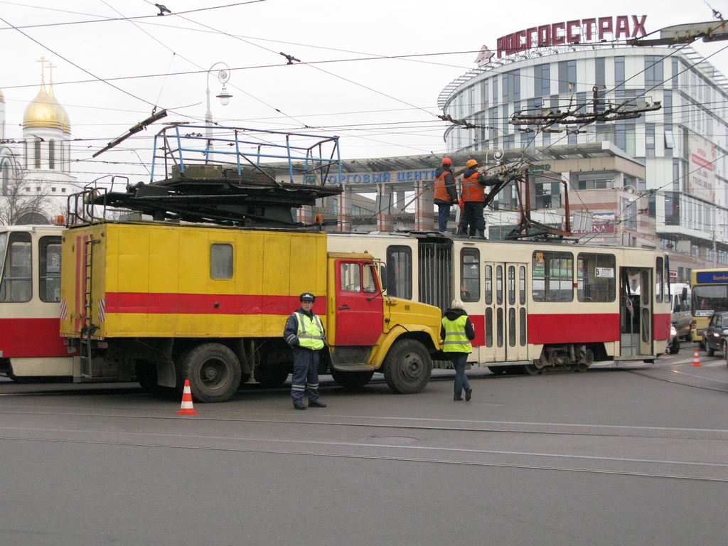 Трамваи на площади Победы.