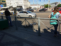 Сбитого на площади Победы велосипедиста увезли на «скорой»