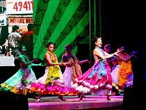 Территория мира 2015. День третий: русские народные инструменты, индийские танцы и «лечебный» оркестр