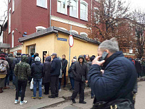 Глава Минздрава уволила виновницу очередей у наркодиспансеров