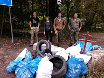 В Зеленоградске на помойку выбросили православный крест