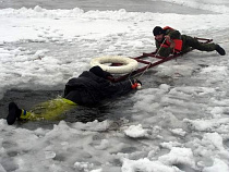 В Калининграде двое мужчин провалились под лед