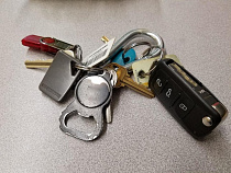 Парень из клуба наутро исчез из квартиры 47-летней калининградки, забрав машину