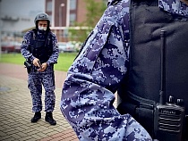 В Калининграде на Краснооктябрьской вооружённые друзья разгромили бар