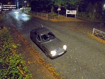 В Светлогорске «Мерседес» феерично занесло на мокрой брусчатке