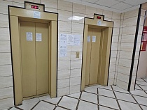 В Калининграде один и тот же лифт с пассажирами срывается постоянно