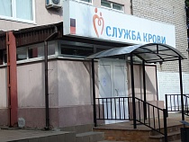 Молодежь в Калининграде сдала 70 литров крови