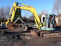 МЧС: в Крещенскую ночь на стройке “Балтптицепрома” загорелся экскаватор из Японии