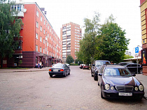 За долги калининградец забрал у приятеля «Мерседес» и телефон