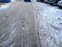 В Зеленоградске на уборку тротуаров от наледи брошены дополнительные силы