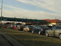 Калининградец пытался провезти в коробках шасси почти тысячу пачек сигарет