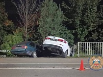 Под Калининградом подросток на БМВ врезался в такси