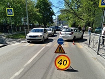 В Калининграде за сутки на переходах покалечили двух женщин и подростка  