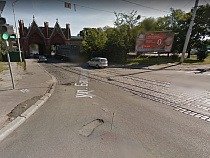 Маршрутка сбила велосипедиста у Бранденбургских ворот