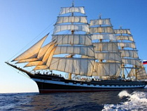  Парусник "Крузенштерн" отпразднует 70-летие Великой Победы в Севастополе