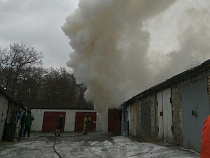 В Зеленоградске сгорел гараж вместе с автомобилем
