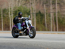 Бывший стажер полиции по время дежурства украл мотоциклы «Ямаха» и «Кавасаки»