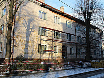 До 9 декабря восстановят обрушившийся карниз в доме в переулке Энгельса