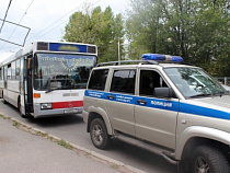 В Калининграде пассажиры с ножом напали на водителя автобуса