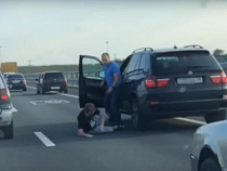 На Приморском кольце подрались автомобилисты (видео)
