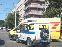 В Калининграде полицейский уазик врезался в «Скорую помощь»