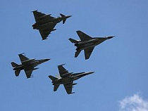 В Прибалтике на прошлой неделе истребители НАТО дважды поднимались в воздух, чтобы сопроводить российские самолеты