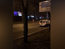 В Калининграде голый «спортсмен» прошелся по проезжей части (видео)