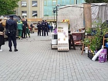 Палатку Соловьёвой в Калининграде разгромили к приезду гостей из Китая? 